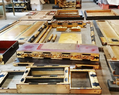 分解して一つひとつ部品ごとに分けます。