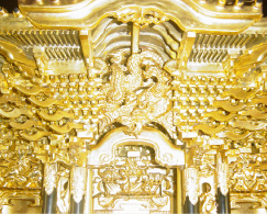 金箔部分の洗浄です。