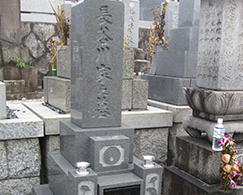 劣化や風化には建て替えもご検討ください。